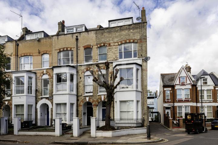 Beautiful three double bedroom flat set in a period conversion mins to tube Marlborough Road, Upper Holloway